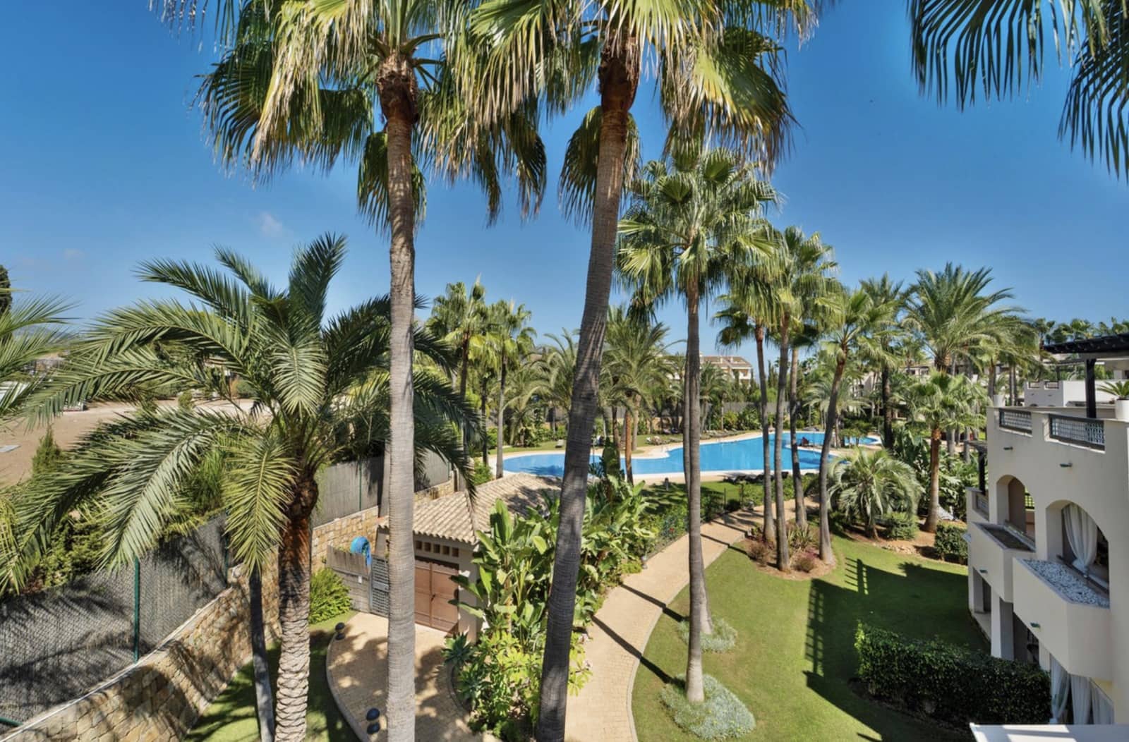 2 soveværelse Penthouse til salg i Marbella med swimmingpool garage - € 970.000 (Ref: 10166334)