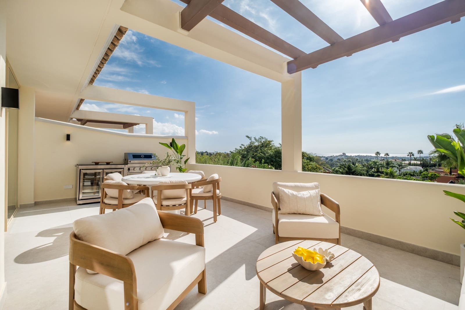 Apartamento de 3 habitaciones en Marbella en venta con piscina garaje - 1.150.000 € (Ref: 10166335)