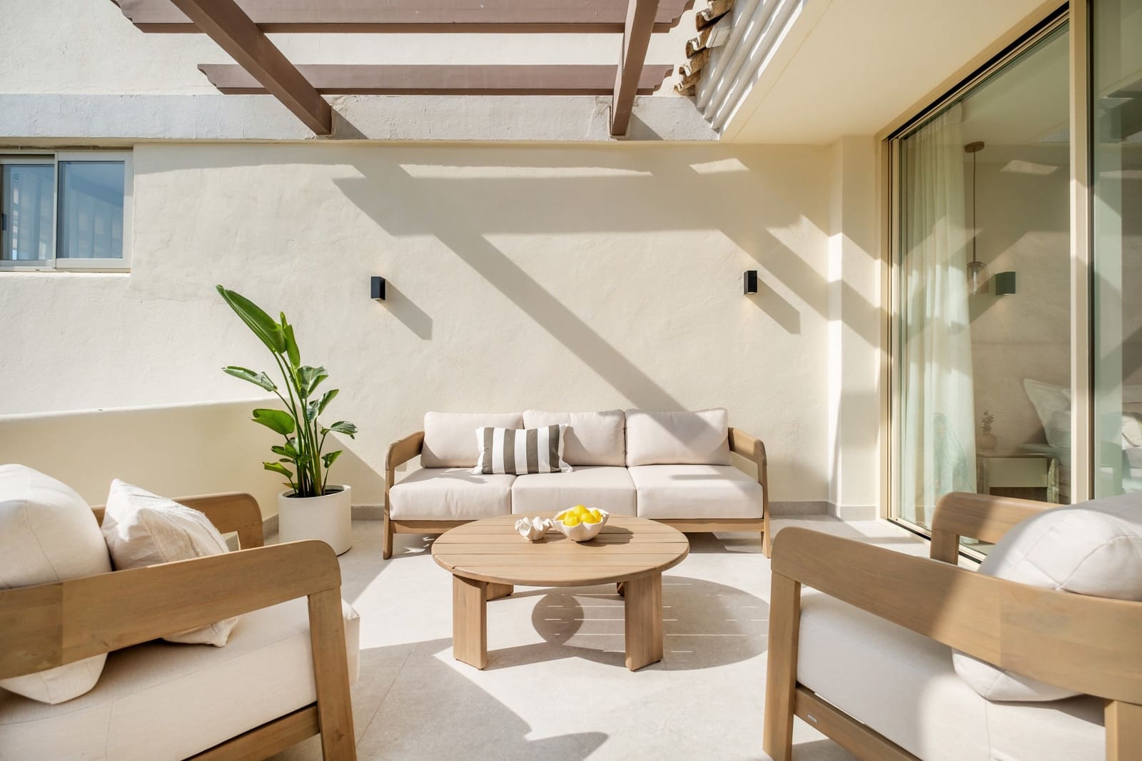 Apartamento de 3 habitaciones en Marbella en venta con piscina garaje - 1.150.000 € (Ref: 10166335)