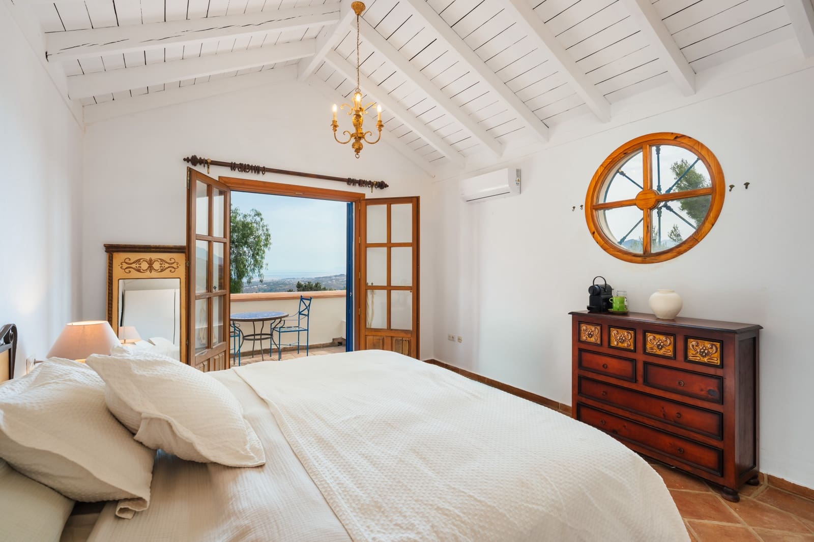 Chalet de 4 habitaciones en El Madroñal en venta con piscina - 2.350.000 € (Ref: 10166336)