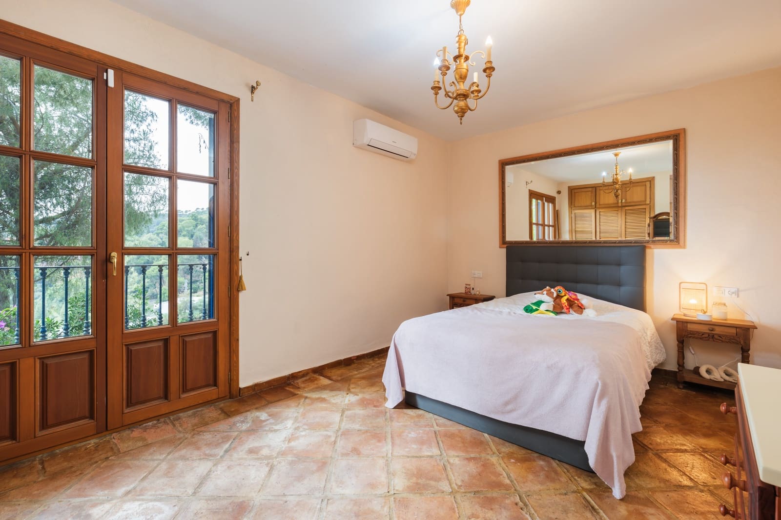 Chalet de 4 habitaciones en El Madroñal en venta con piscina - 2.350.000 € (Ref: 10166336)