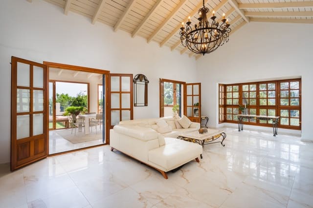 Chalet de 4 habitaciones en El Madroñal, Benahavís en venta con piscina - 2.350.000 € (Ref: 10166336)