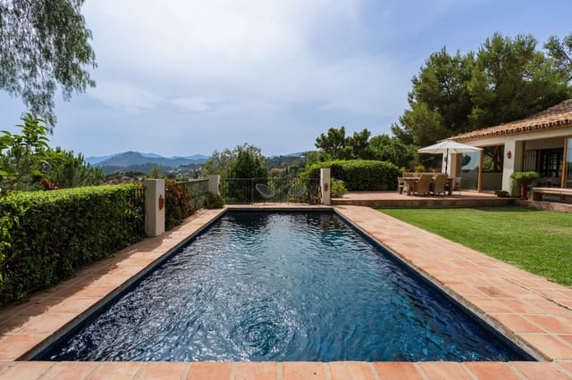 Chalet de 4 habitaciones en El Madroñal, Benahavís en venta con piscina - 2.350.000 € (Ref: 10166336)