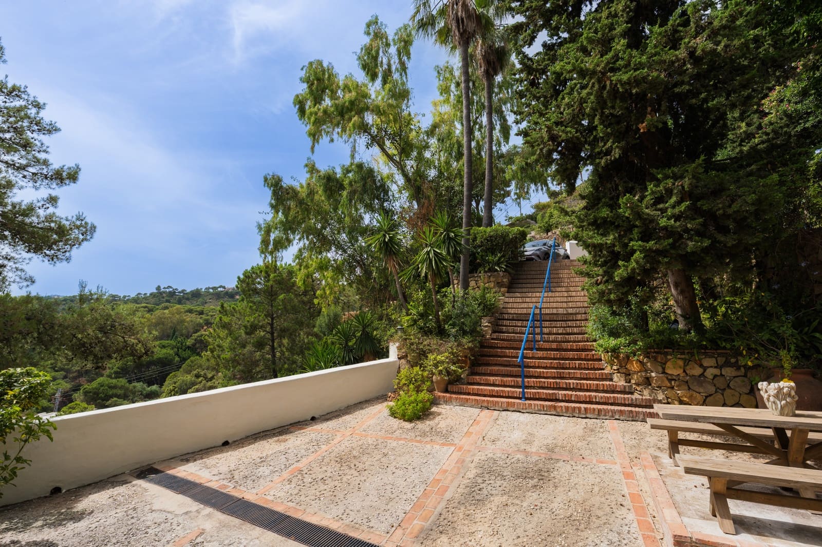 Chalet de 4 habitaciones en El Madroñal en venta con piscina - 2.350.000 € (Ref: 10166336)