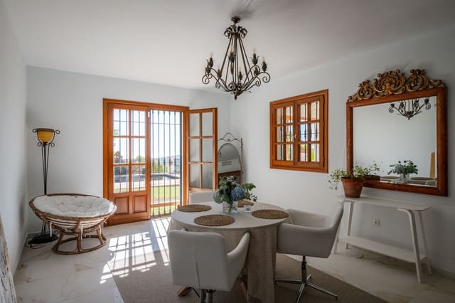Chalet de 4 habitaciones en El Madroñal, Benahavís en venta con piscina - 2.350.000 € (Ref: 10166336)