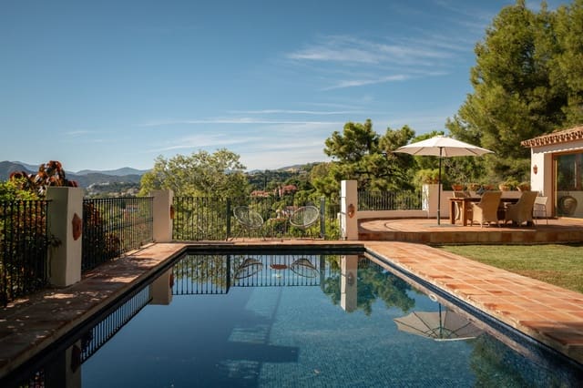 Chalet de 4 habitaciones en El Madroñal, Benahavís en venta con piscina - 2.350.000 € (Ref: 10166336)