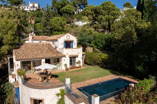 Chalet de 4 habitaciones en El Madroñal, Benahavís en venta con piscina - 2.350.000 € (Ref: 10166336)