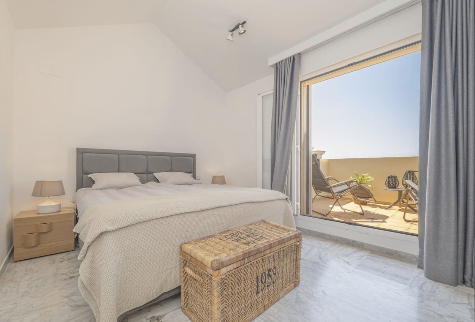 3 bedroom Townhouse for sale in Marbella with pool garage - € 1,375,000 (Ref: 10168404)