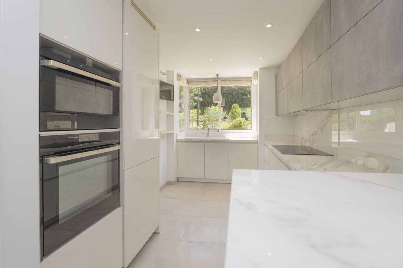 3 bedroom Townhouse for sale in Marbella with pool garage - € 1,375,000 (Ref: 10168404)