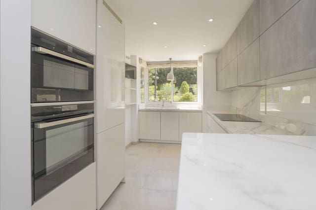 3 sovrum Hus till salu i Marbella med pool garage - 1 375 000 € (Ref: 10168404)