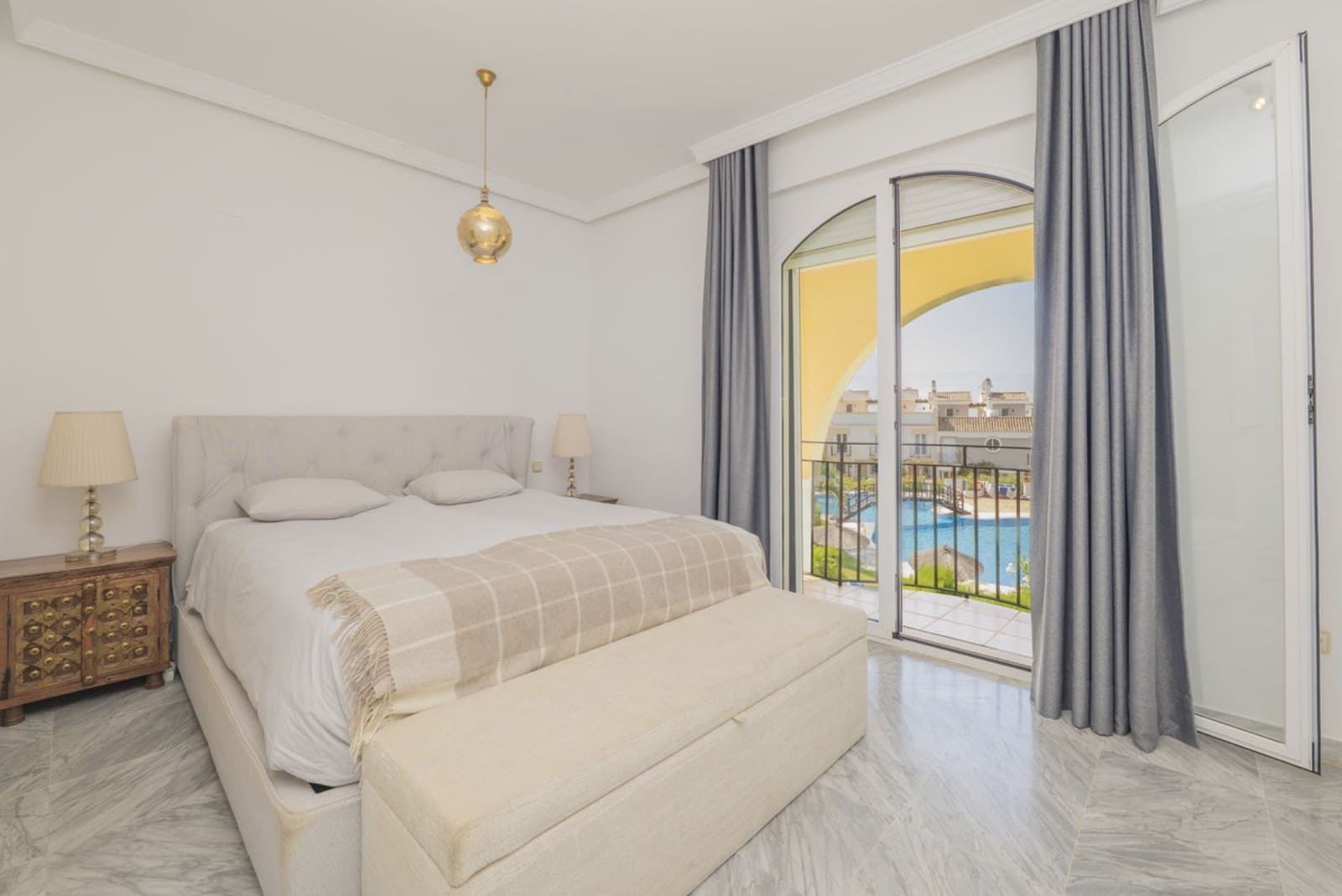 3 bedroom Townhouse for sale in Marbella with pool garage - € 1,375,000 (Ref: 10168404)