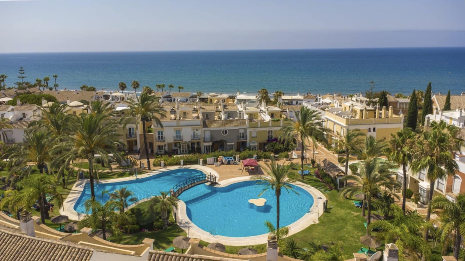 3 bedroom Townhouse for sale in Marbella with pool garage - € 1,375,000 (Ref: 10168404)