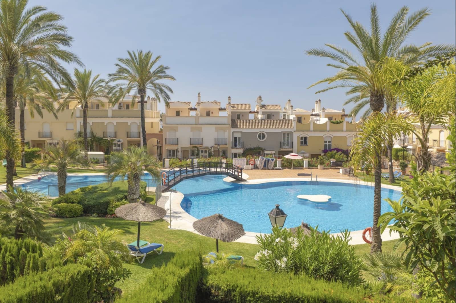 3 bedroom Townhouse for sale in Marbella with pool garage - € 1,375,000 (Ref: 10168404)