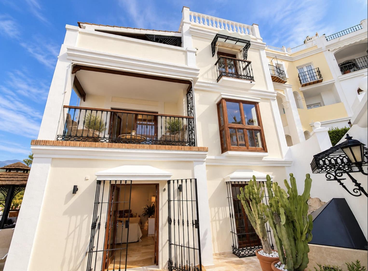 4 chambre Villa/Maison Semi-Mitoyenne à vendre à Marbella avec piscine - 1 785 000 € (Ref: 10168406)