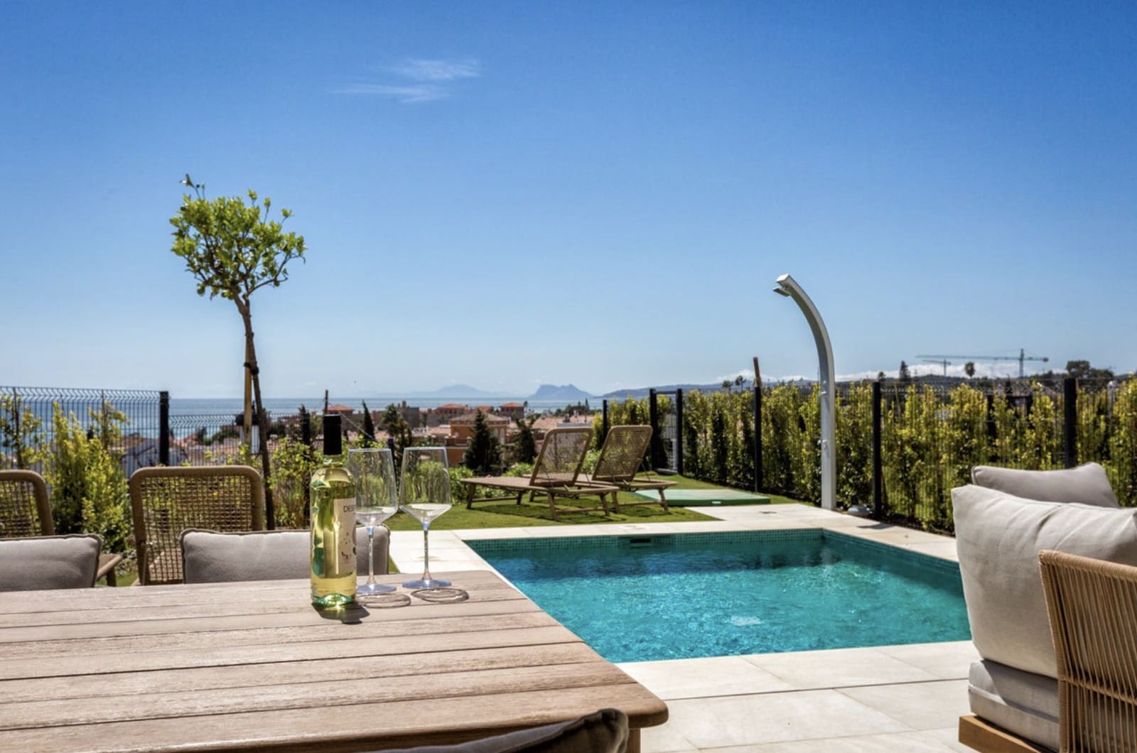 4 sypialnia Dom na sprzedaż w Estepona z basenem garażem - 1 185 000 € (Ref: 10168407)