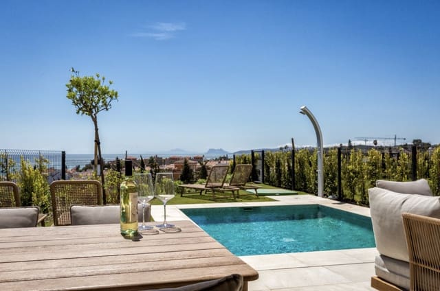 4 soverom Hus til salgs i Estepona med svømmebasseng garasje - € 1 185 000 (Ref: 10168407)