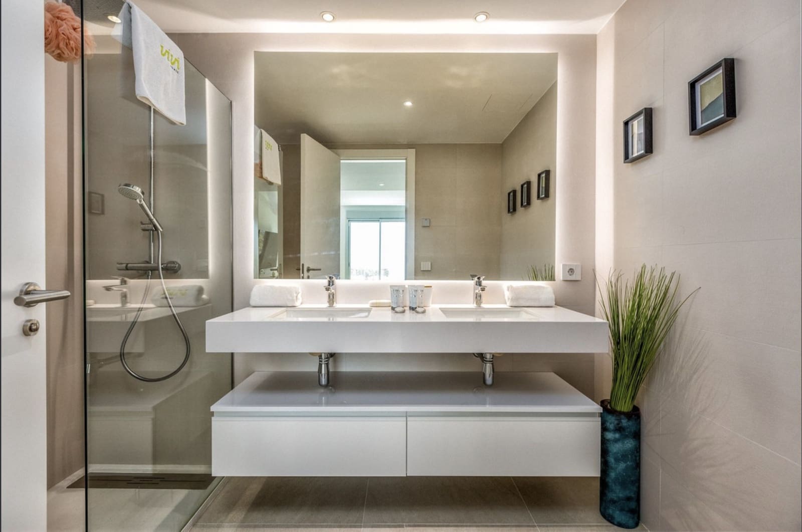4 sypialnia Dom na sprzedaż w Estepona z basenem garażem - 1 185 000 € (Ref: 10168407)