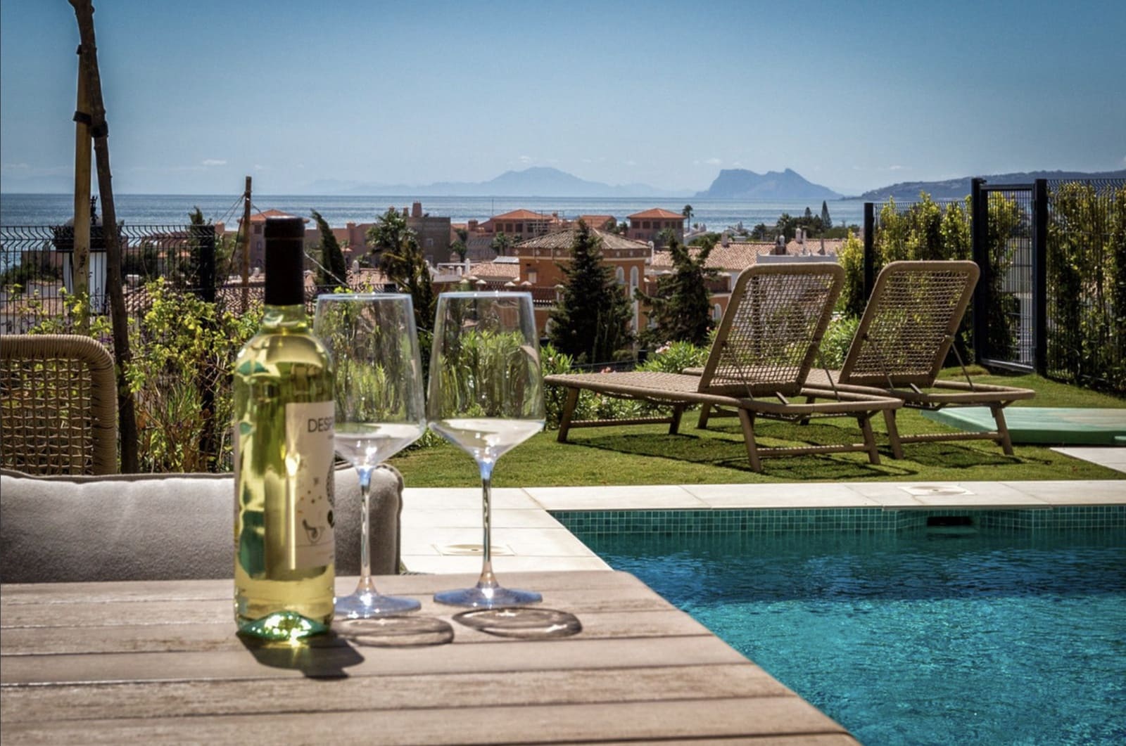 4 sypialnia Dom na sprzedaż w Estepona z basenem garażem - 1 185 000 € (Ref: 10168407)