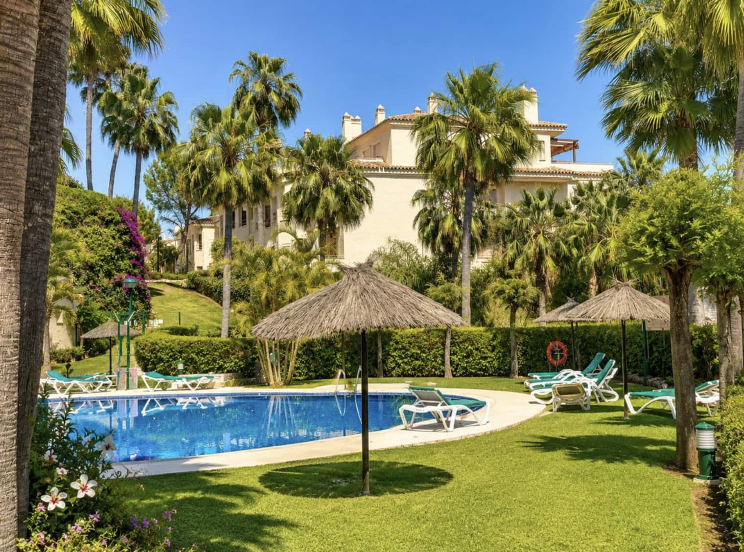 3 bedroom Apartment for sale in Marbella with pool garage - € 950,000 (Ref: 10168408)