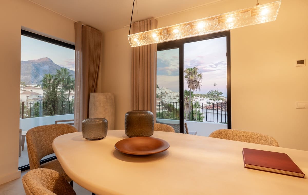 4 bedroom Villa for sale in Marbella with pool garage - € 3,450,000 (Ref: 10168412)