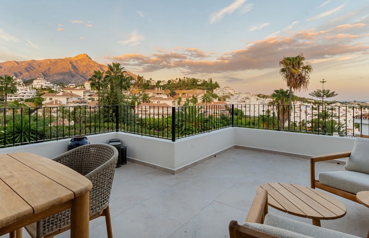 4 bedroom Villa for sale in Marbella with pool garage - € 3,450,000 (Ref: 10168412)