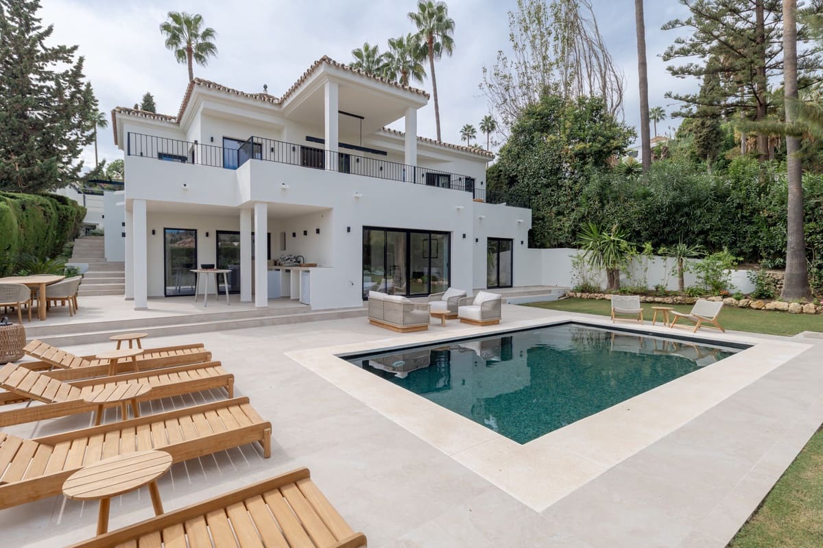 4 bedroom Villa for sale in Marbella with pool garage - € 3,450,000 (Ref: 10168412)