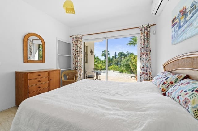 5 soverom Villa til salgs i Calahonda, Mijas med svømmebasseng garasje - € 1 399 000 (Ref: 10168413)