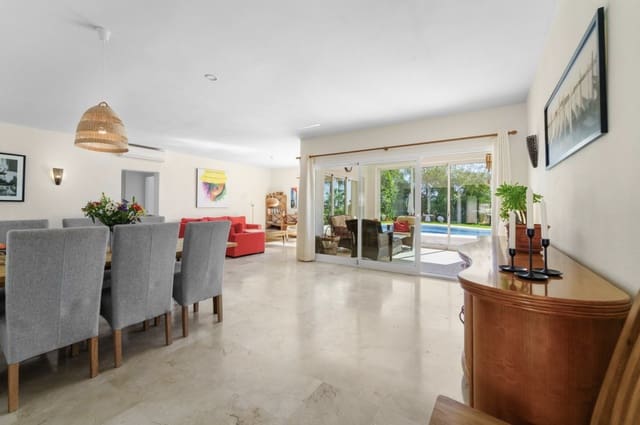 5 soverom Villa til salgs i Calahonda, Mijas med svømmebasseng garasje - € 1 399 000 (Ref: 10168413)