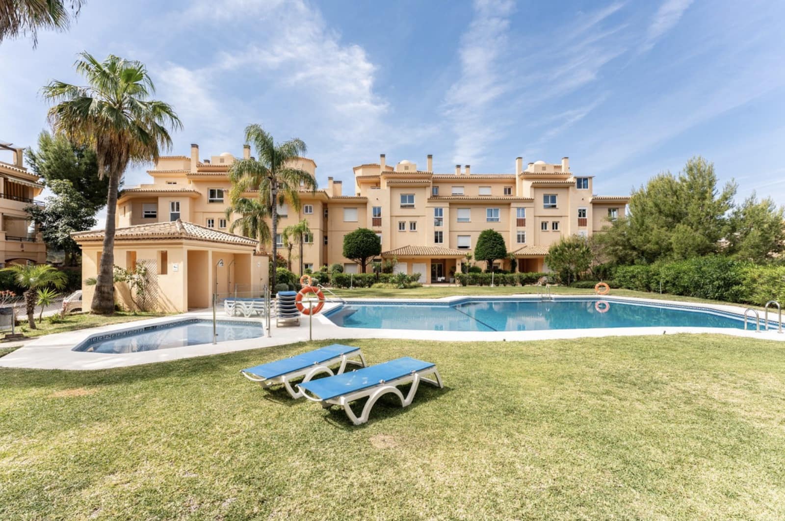 3 sovrum Lägenhet till salu i Calahonda med pool garage - 399 000 € (Ref: 10171211)