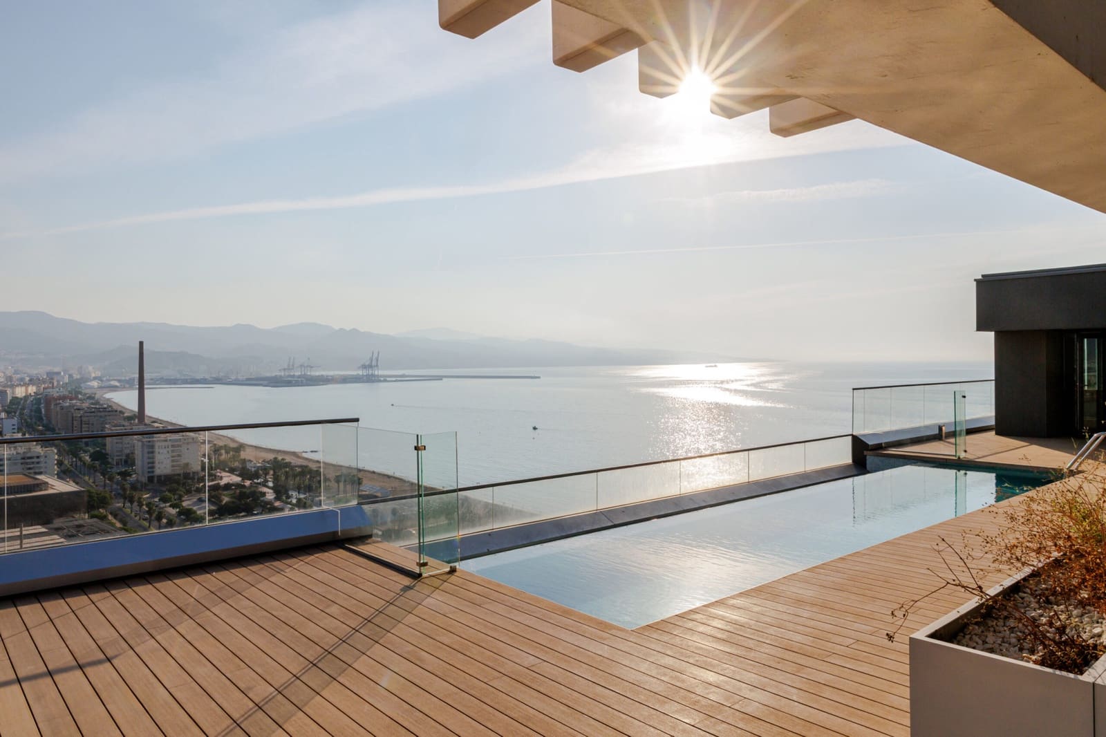 4 sypialnia Penthouse na sprzedaż w Miasto Malaga z basenem garażem - 5 142 000 € (Ref: 10171213)