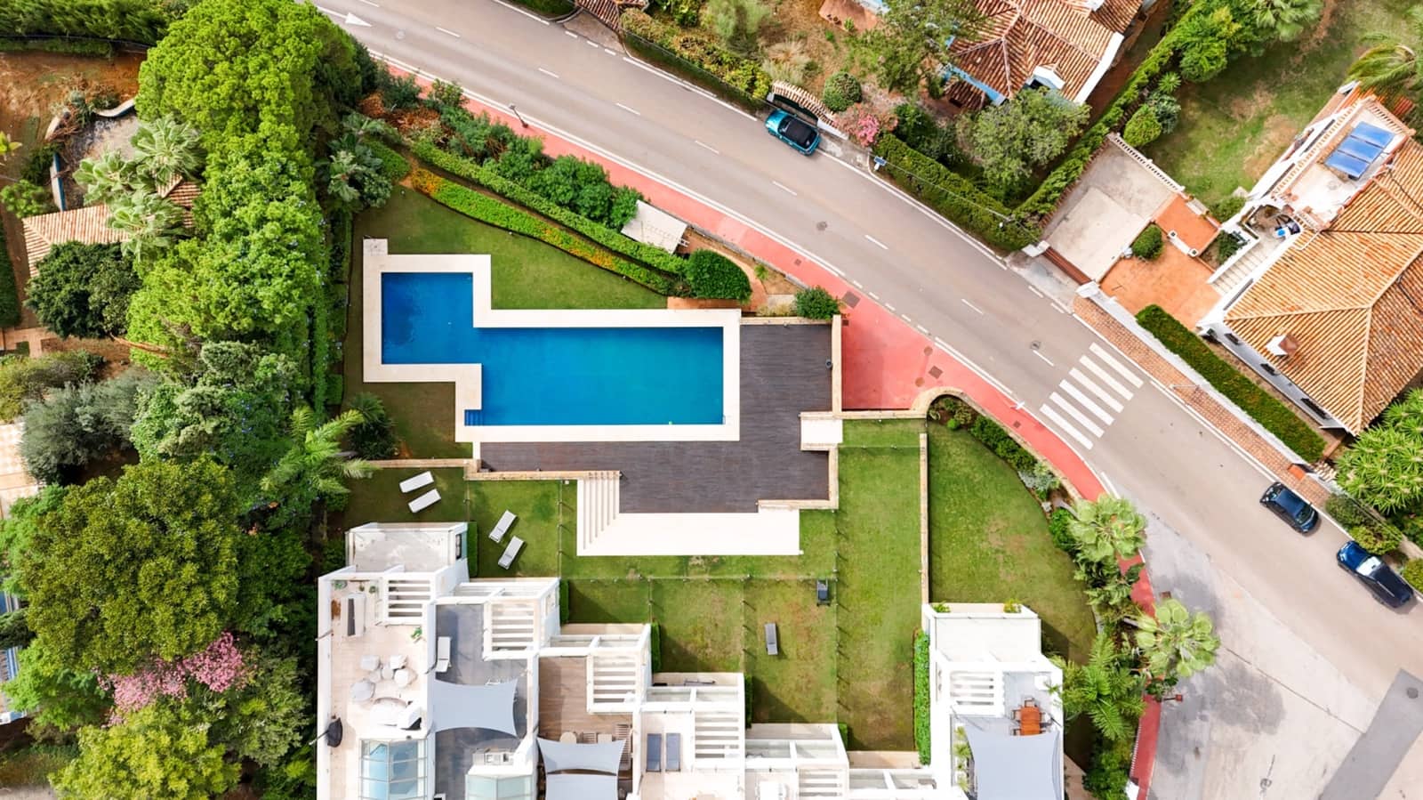 3 bedroom Townhouse for sale in Marbella with pool garage - € 2,300,000 (Ref: 10171214)