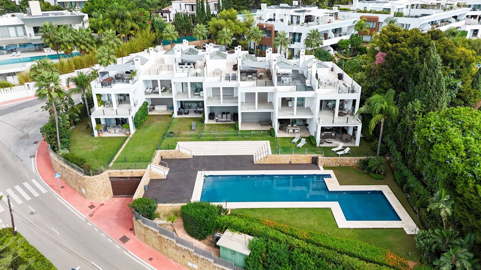 3 bedroom Townhouse for sale in Marbella with pool garage - € 2,300,000 (Ref: 10171214)