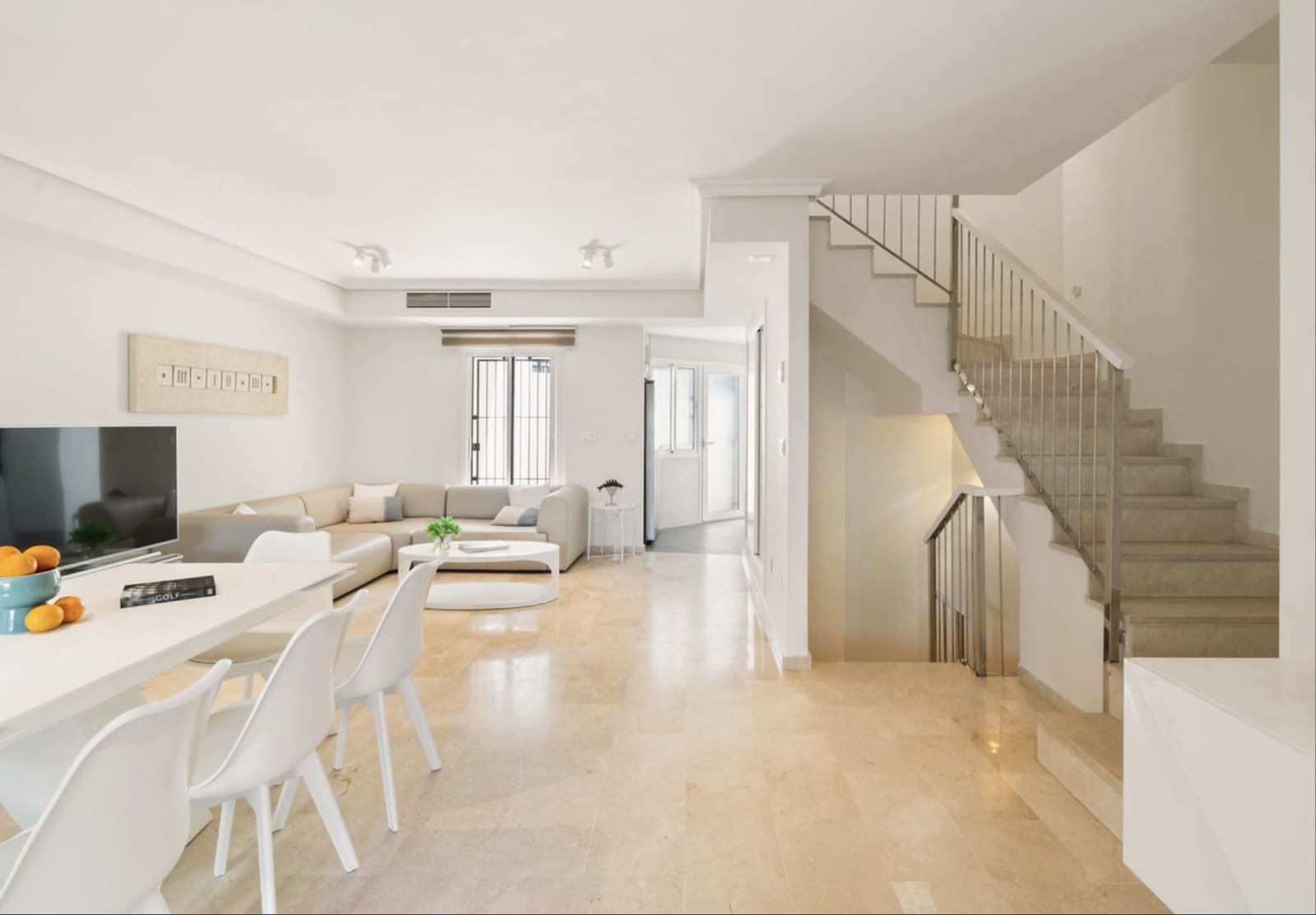 4 bedroom Townhouse for sale in Marbella with pool garage - € 1,150,000 (Ref: 10173485)