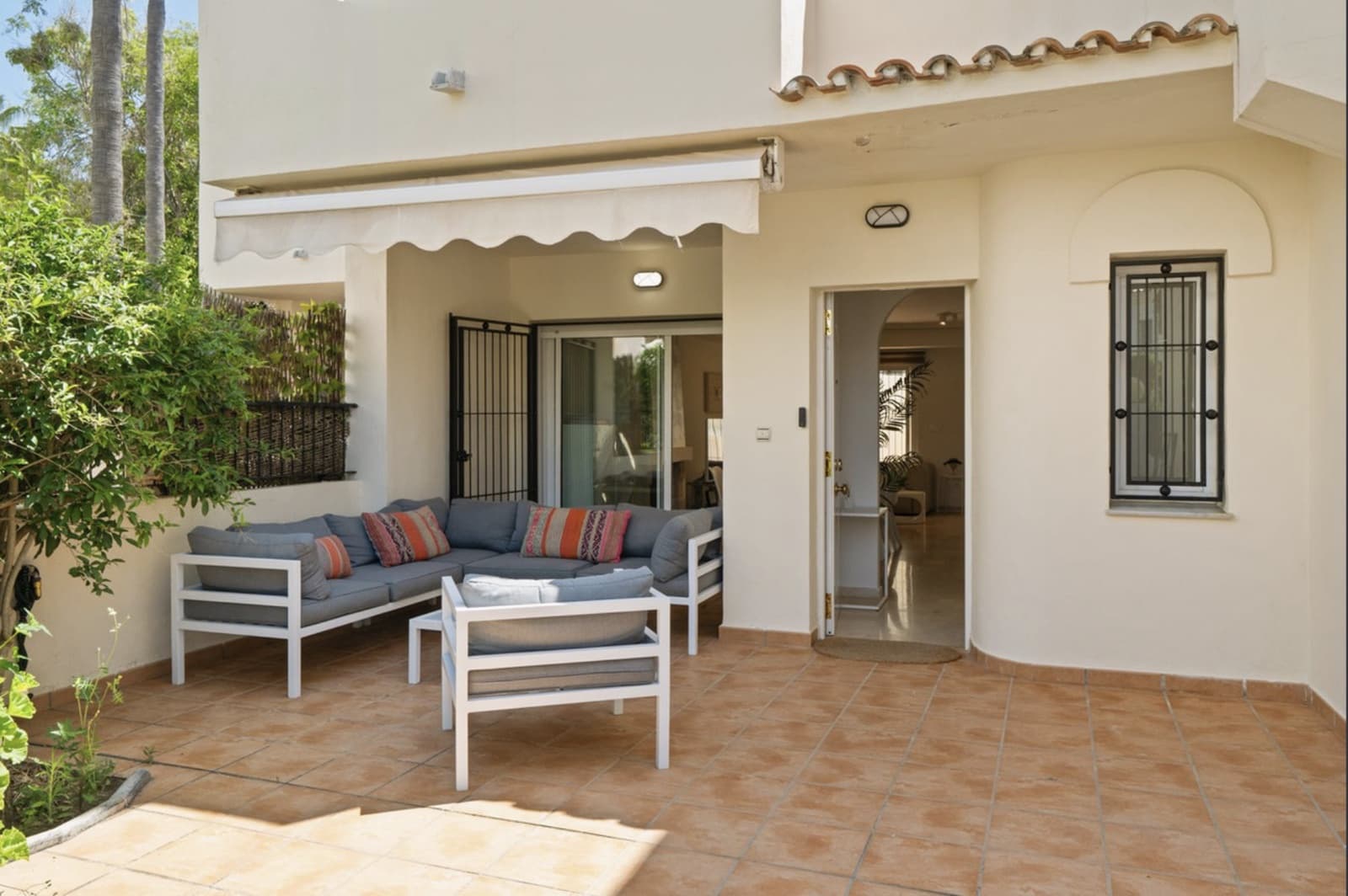 4 bedroom Townhouse for sale in Marbella with pool garage - € 1,150,000 (Ref: 10173485)