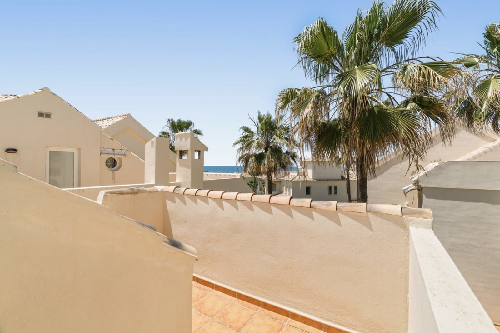 4 bedroom Townhouse for sale in Marbella with pool garage - € 1,150,000 (Ref: 10173485)