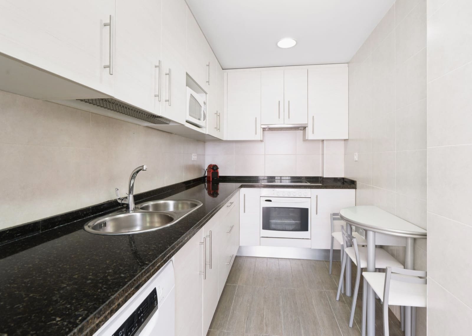 4 bedroom Townhouse for sale in Marbella with pool garage - € 1,150,000 (Ref: 10173485)