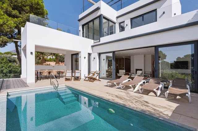 Chalet de 4 habitaciones en Huerta Belón - Calvario, Marbella en venta con piscina garaje - 2.650.000 € (Ref: 10173486)