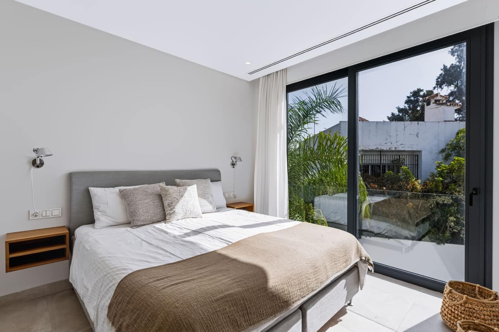 Chalet de 4 habitaciones en Marbella en venta con piscina garaje - 2.650.000 € (Ref: 10173486)