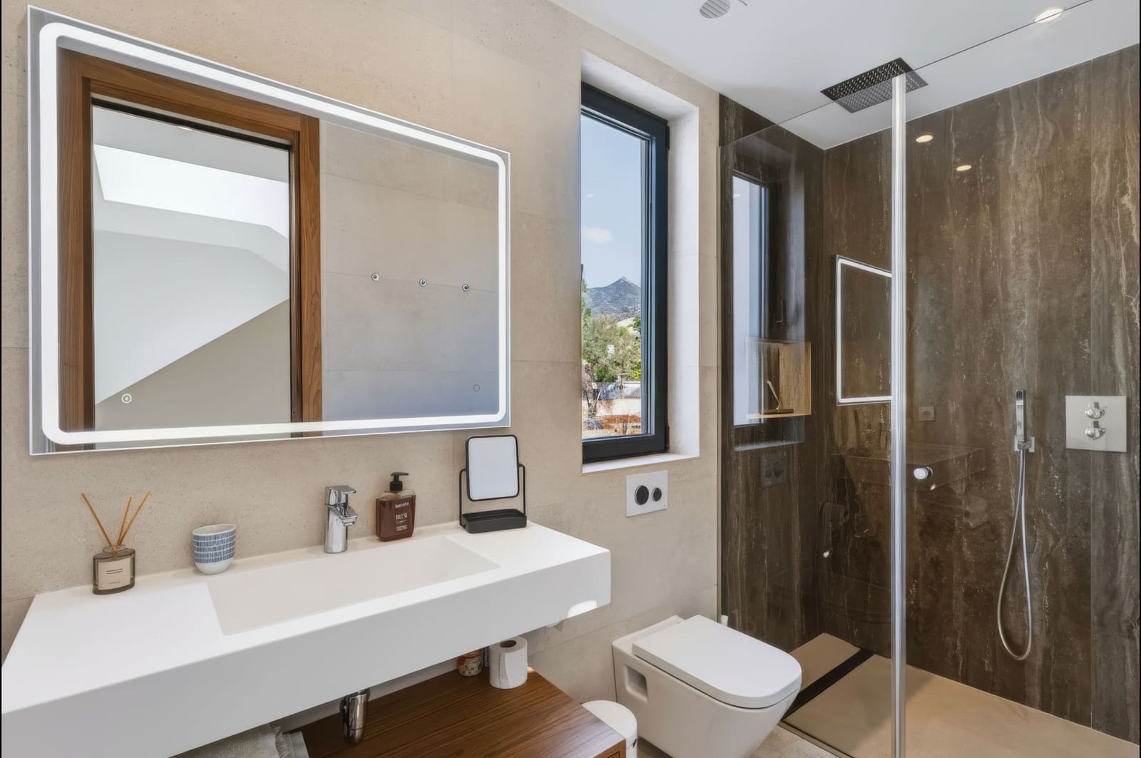 Chalet de 4 habitaciones en Marbella en venta con piscina garaje - 2.650.000 € (Ref: 10173486)