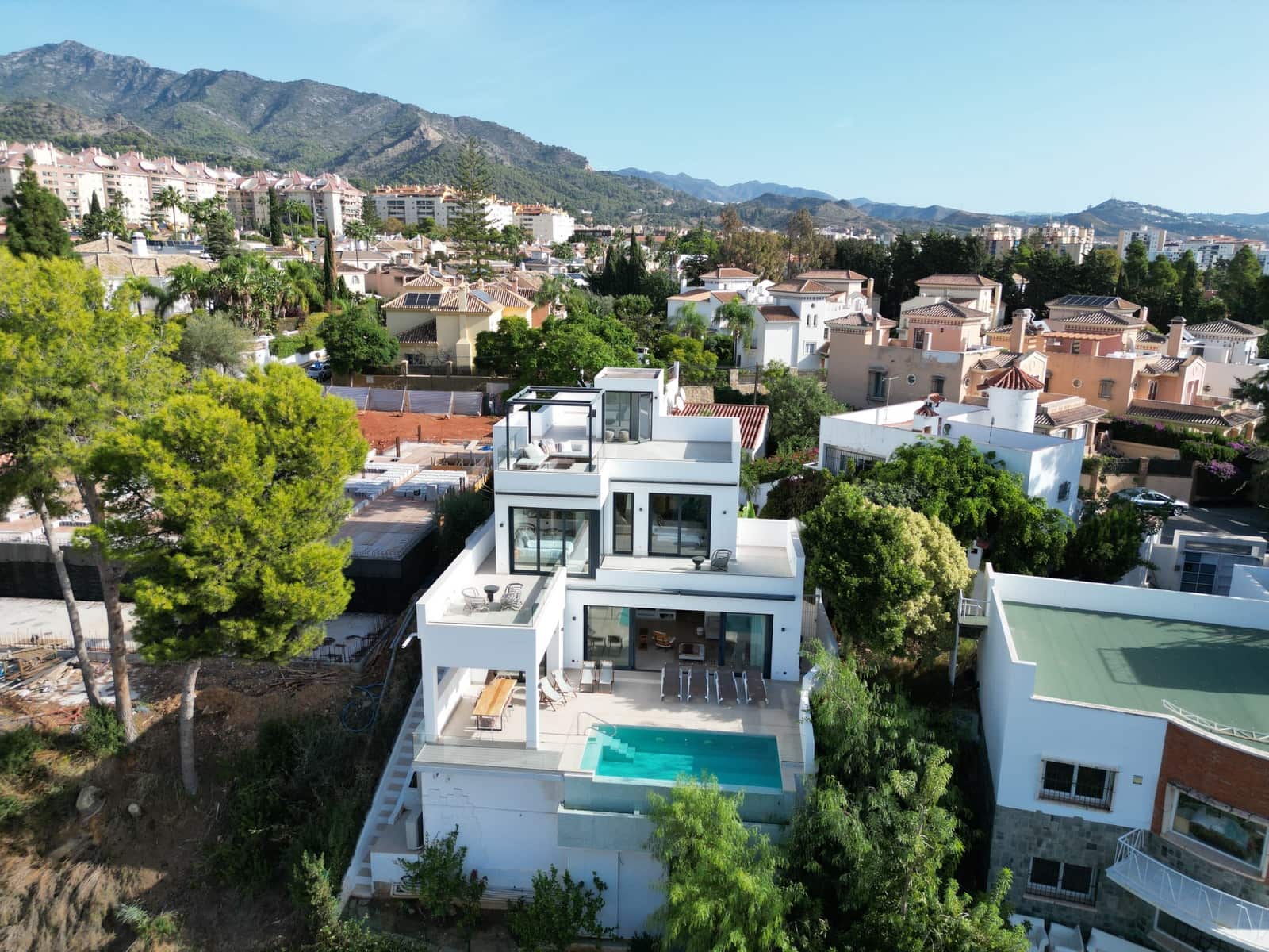 Chalet de 4 habitaciones en Marbella en venta con piscina garaje - 2.650.000 € (Ref: 10173486)