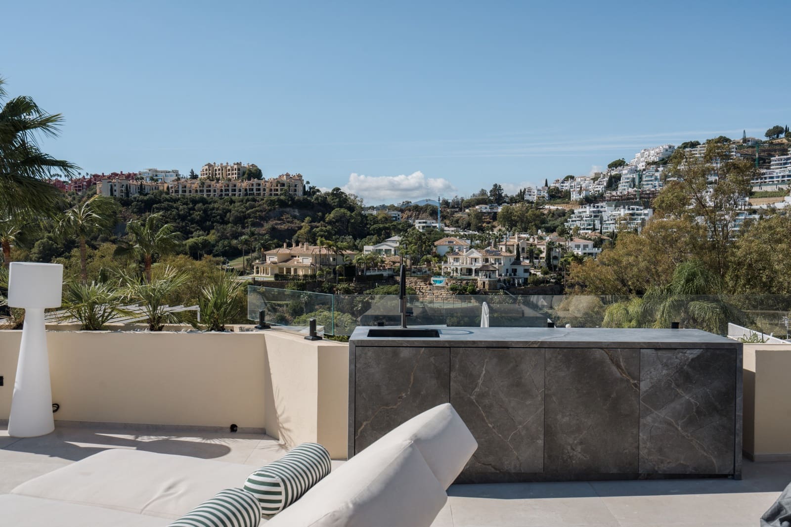 4 bedroom Townhouse for sale in Benahavis with pool garage - € 1,695,000 (Ref: 10173487)