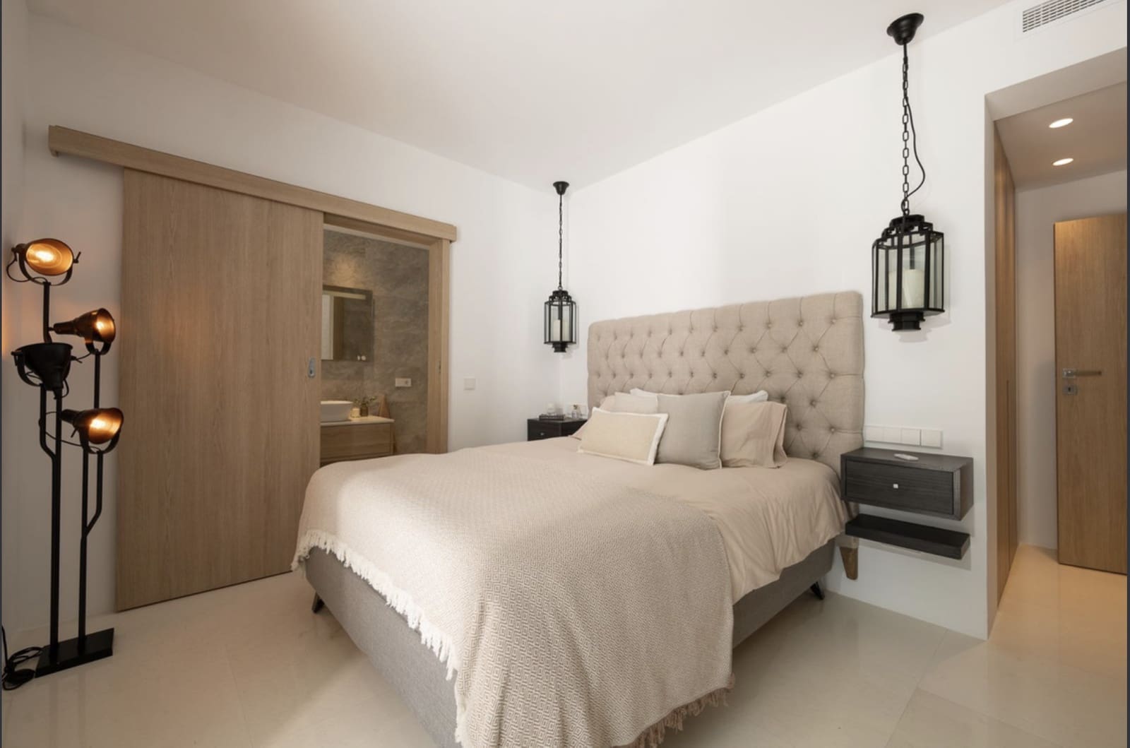 7 slaapkamer Appartement te koop in Nueva Andalucia met zwembad garage - € 4.495.000 (Ref: 10173489)