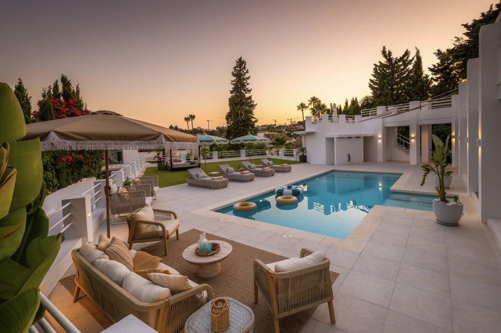 7 slaapkamer Appartement te koop in Nueva Andalucia met zwembad garage - € 4.495.000 (Ref: 10173489)