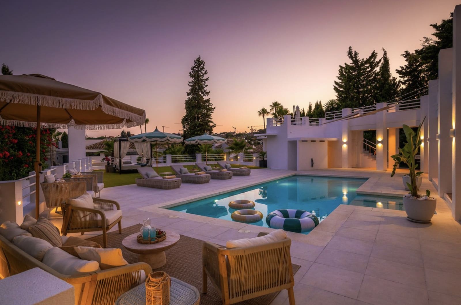 7 slaapkamer Appartement te koop in Nueva Andalucia met zwembad garage - € 4.495.000 (Ref: 10173489)
