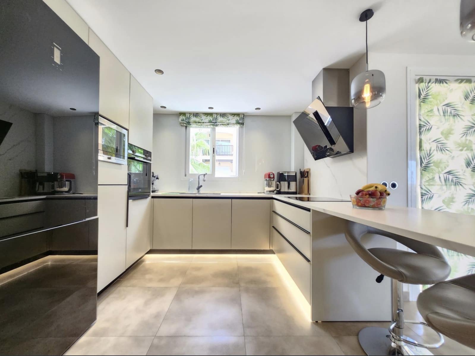 3 soveværelse Penthouse til salg i El Paraiso med swimmingpool garage - € 1.075.000 (Ref: 10173490)