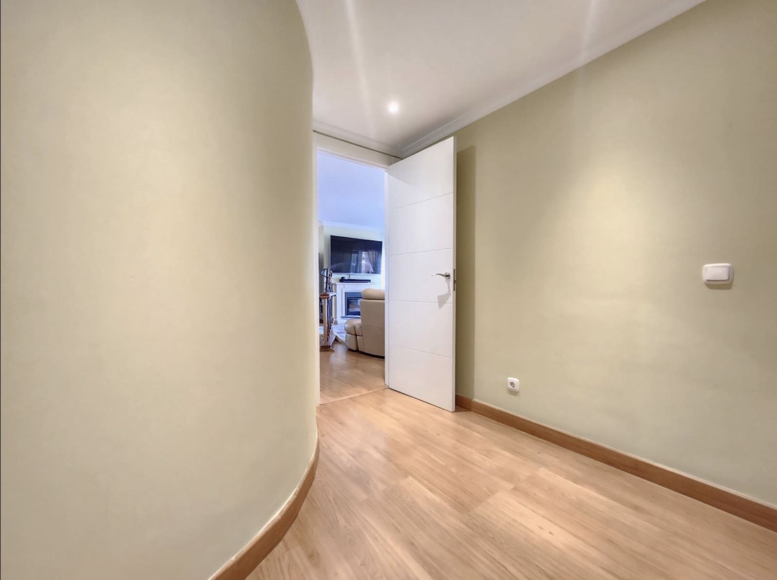3 soveværelse Penthouse til salg i El Paraiso med swimmingpool garage - € 1.075.000 (Ref: 10173490)