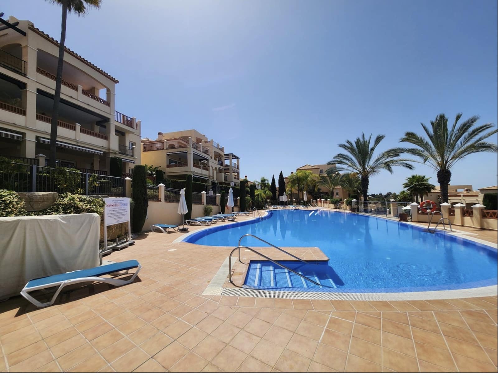 3 soveværelse Penthouse til salg i El Paraiso med swimmingpool garage - € 1.075.000 (Ref: 10173490)