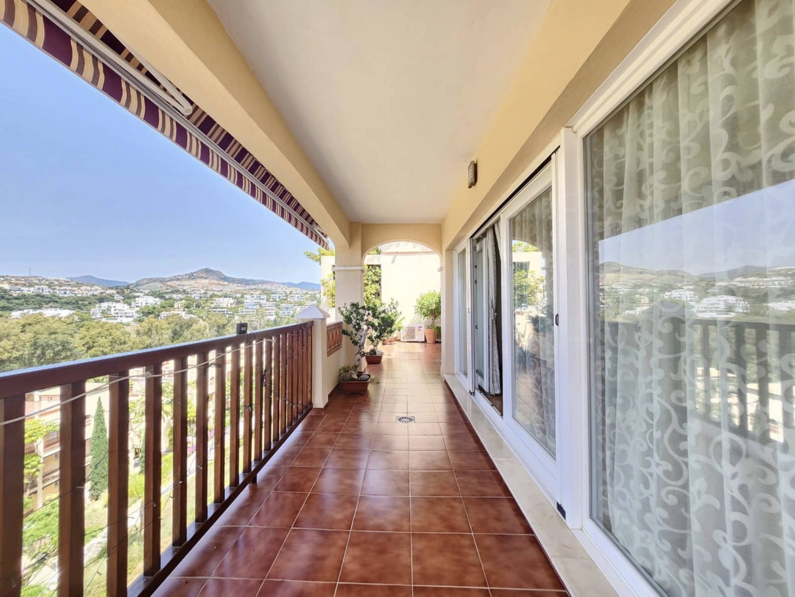 3 soveværelse Penthouse til salg i El Paraiso med swimmingpool garage - € 1.075.000 (Ref: 10173490)