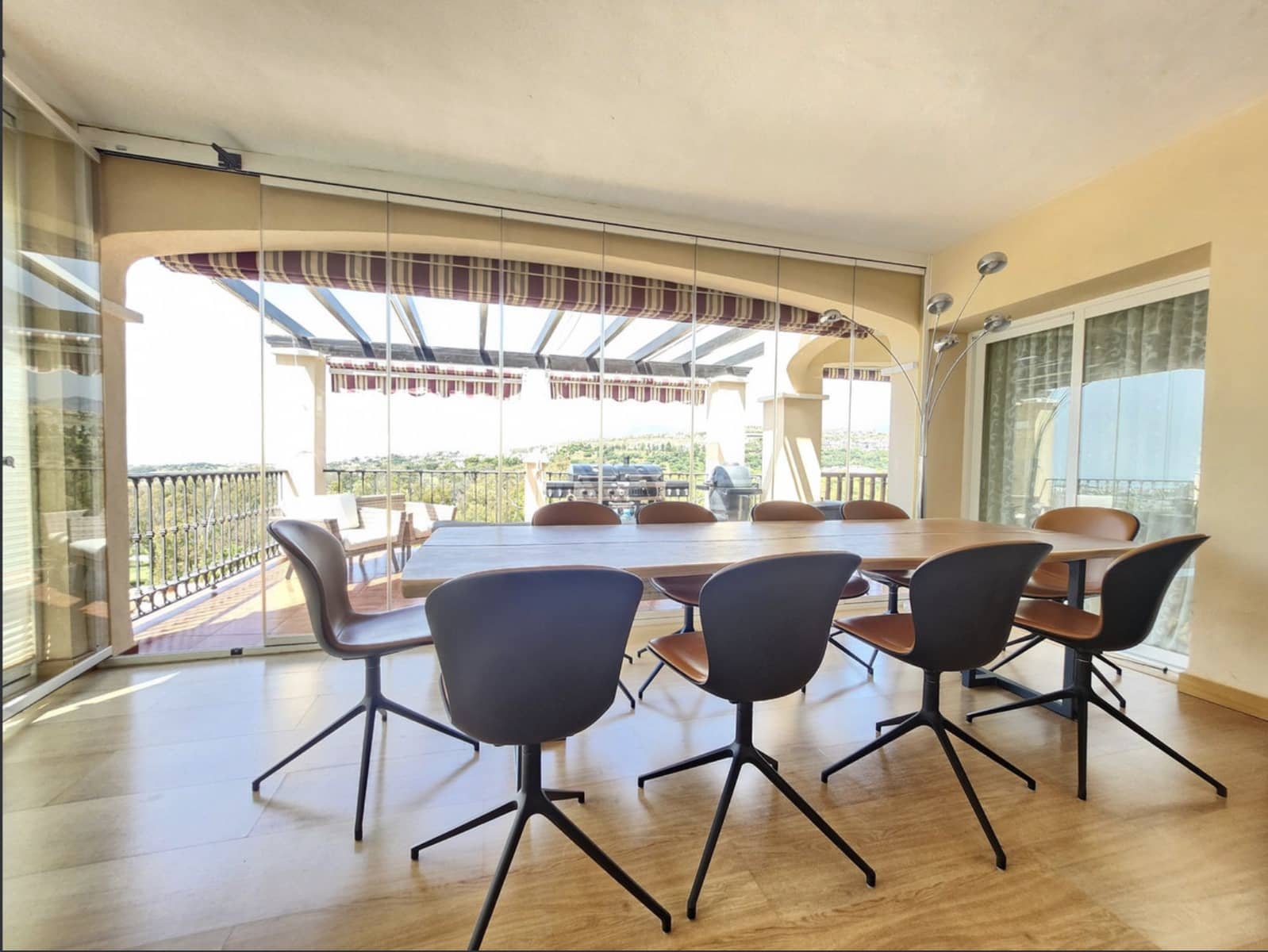 3 soveværelse Penthouse til salg i El Paraiso med swimmingpool garage - € 1.075.000 (Ref: 10173490)