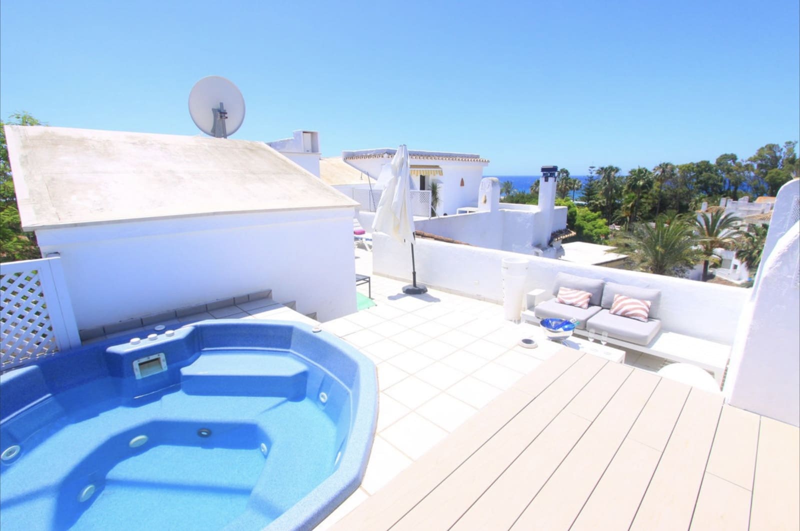 5 sovrum Takvåning till salu i Marbella med pool garage - 1 050 000 € (Ref: 10173494)